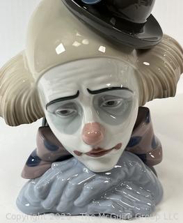 Lladro 5130 Clown Head Bowler Hat Figurine. 10" tall.