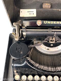 Underwood Portable Typewriter in Carrying Case.