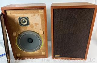 Pair of Vintage Realistic MC-1000 Speakers. Measures 8w x 11d x 17" height