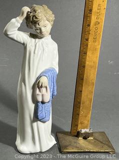 Lladro NAO Porcelain Figurine 232 Boy with Slippers. 10" Tall