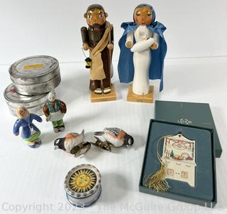 Group of Decorative Collectibles