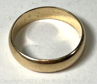 14KT Yellow Gold Wedding Band In Box.  4.5 grams 