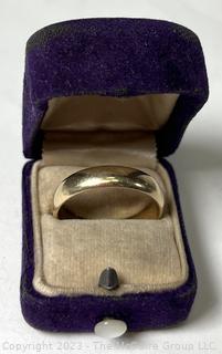 14KT Yellow Gold Wedding Band In Box.  4.5 grams 