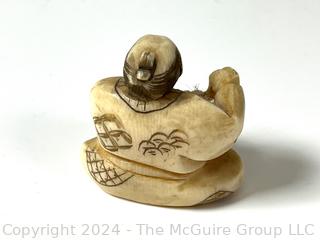 Japanese Carved Netsuke or Gourd (Was 377KK)