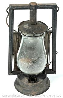 Dietz Monarch Dash Kerosene Lamp with` Bullseye Reflector.