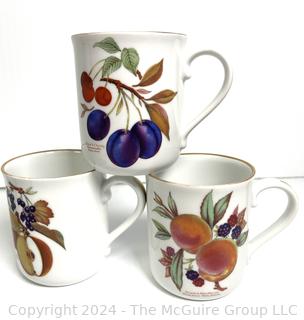 Tea Cups and Coffee Mugs in Royal Worcester Porcelain China Evesham Pattern