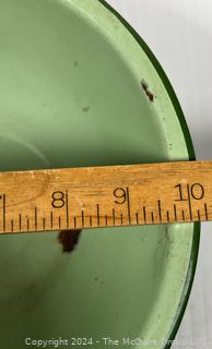 Kitchen Items Including  Pyrex 4qt bowl, Pink Enamel Pot with Handle, Green Enamel Bowl, Dustbin and Ceramic Planter.