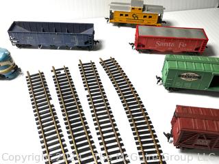 H-O Train Engines, Boxcars, Track and Accessories (Note: Additional RR items in Lot 0019RS)