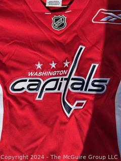 Adult Medium Washington Capitals Ice Hockey Jersey