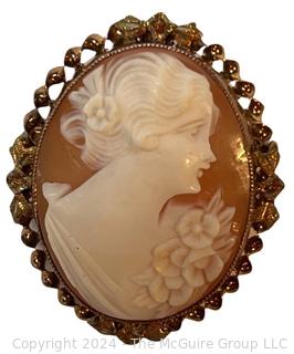 Victorian Carved Pink Shell Cameo Brooch and Pendant in 10kt Gold Surround. Total Weight is 4.8 Grams