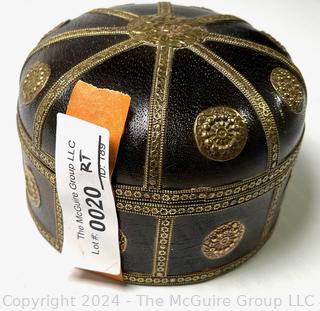 Round Dome Lid Carved Box with Gilt Decoration