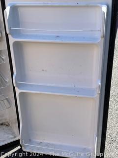 Haier HSA04WNCBB Freestanding Refrigerator Freezer 19.10 x 18.80 x 33.90 Inches