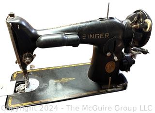 Singer Electric Black Sewing Machine in Cabinet 