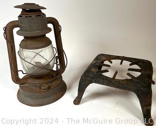 Dietz No. 2 D-lite Railroad Lantern & Cast Iron Single Burner Stove Stand