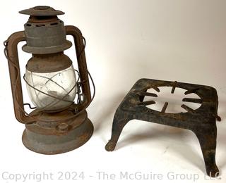 Dietz No. 2 D-lite Railroad Lantern & Cast Iron Single Burner Stove Stand