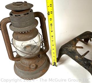 Dietz No. 2 D-lite Railroad Lantern & Cast Iron Single Burner Stove Stand