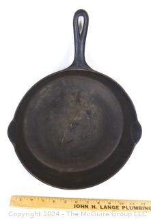 Griswold #9 Cast Iron Skillet 710