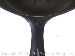 Griswold #9 Cast Iron Skillet 710