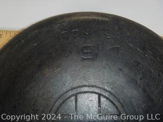 Griswold #9 Cast Iron Skillet 710