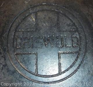 Griswold #9 Cast Iron Skillet 710