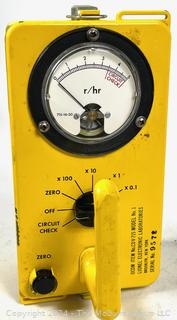 Lionel CDV-715 1A Geiger Counter Radiation Meter. Powers up 