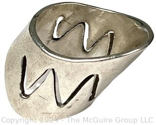 Sterling Silver Modernist Ring. 10.8g