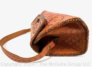 Hand Tooled Made in Mexico Saddle Leather Hand Bag. 