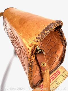 Hand Tooled Made in Mexico Saddle Leather Hand Bag. 