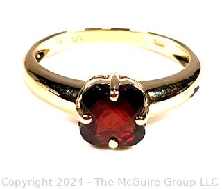 14kt Yellow Gold with Mounted Garnet Solitaire Ring. Total Weight 2.5 grams