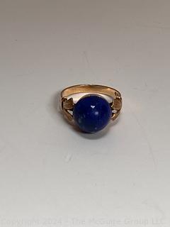 Cabochon Lapis in 18kt Yellow Gold Ring. 4.7 grams