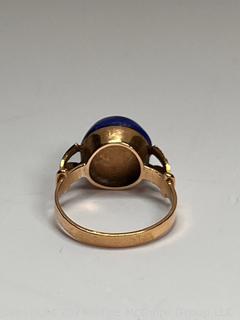 Cabochon Lapis in 18kt Yellow Gold Ring. 4.7 grams