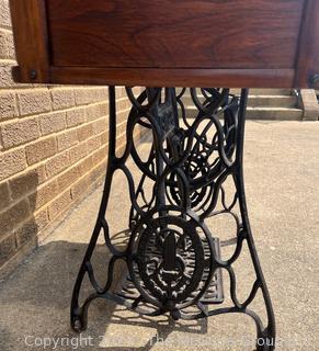 Singer Treadle Sewing Machine Cabinet (no sewing machine)