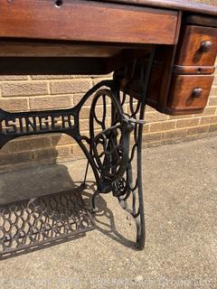 Singer Treadle Sewing Machine Cabinet (no sewing machine)