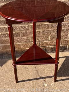 Round Triple Drop Leaf Folding End Table. 20" wide (with leaves up) x 26" Tall