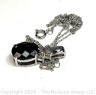 Ladies Necklace with Onyx Pendant