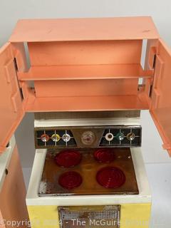 1960's-70's Reading Deluxe Dream Kitchen Set. See All Photos for Some Damage 