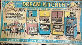 1960's-70's Reading Deluxe Dream Kitchen Set. See All Photos for Some Damage 