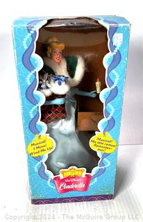 1996 Telco Disney Classics Musical Christmas Cinderella Wind Up Doll