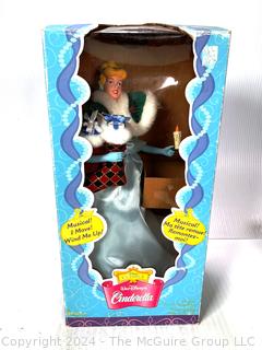 1996 Telco Disney Classics Musical Christmas Cinderella Wind Up Doll