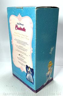 1996 Telco Disney Classics Musical Christmas Cinderella Wind Up Doll