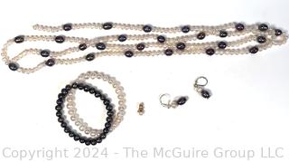 Group of Freshwater Pearl Bead Jewelry 