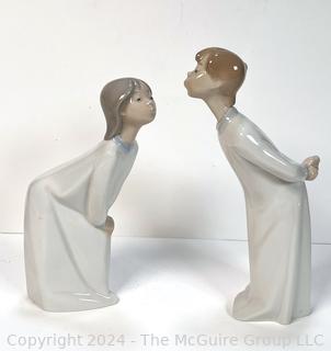 Set of Two (2) Porcelain Lladro Diasa Figurines Girl  and Boy Kissing 