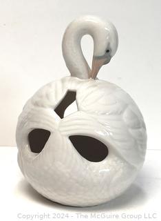 Lladro Preening Swan Porcelain Vase