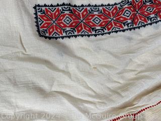 Vintage Romanian Embroidered Folk Peasant Blouse. 