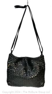 Black Woven Leather Bottega Veneta Shoulder Bag. Made in Italy