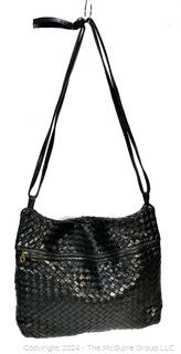 Black Woven Leather Bottega Veneta Shoulder Bag. Made in Italy