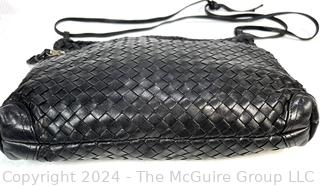 Black Woven Leather Bottega Veneta Shoulder Bag. Made in Italy