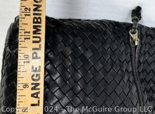 Black Woven Leather Bottega Veneta Shoulder Bag. Made in Italy