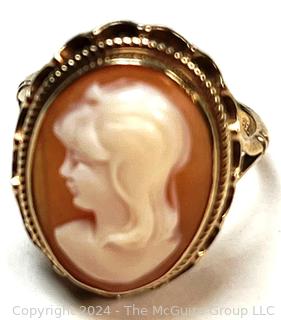 14KT Yellow Gold Art Nouveau Carved Shell Cameo Ring 3.4 Grams