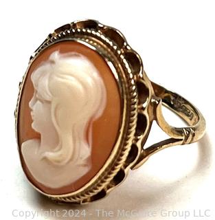 14KT Yellow Gold Art Nouveau Carved Shell Cameo Ring 3.4 Grams